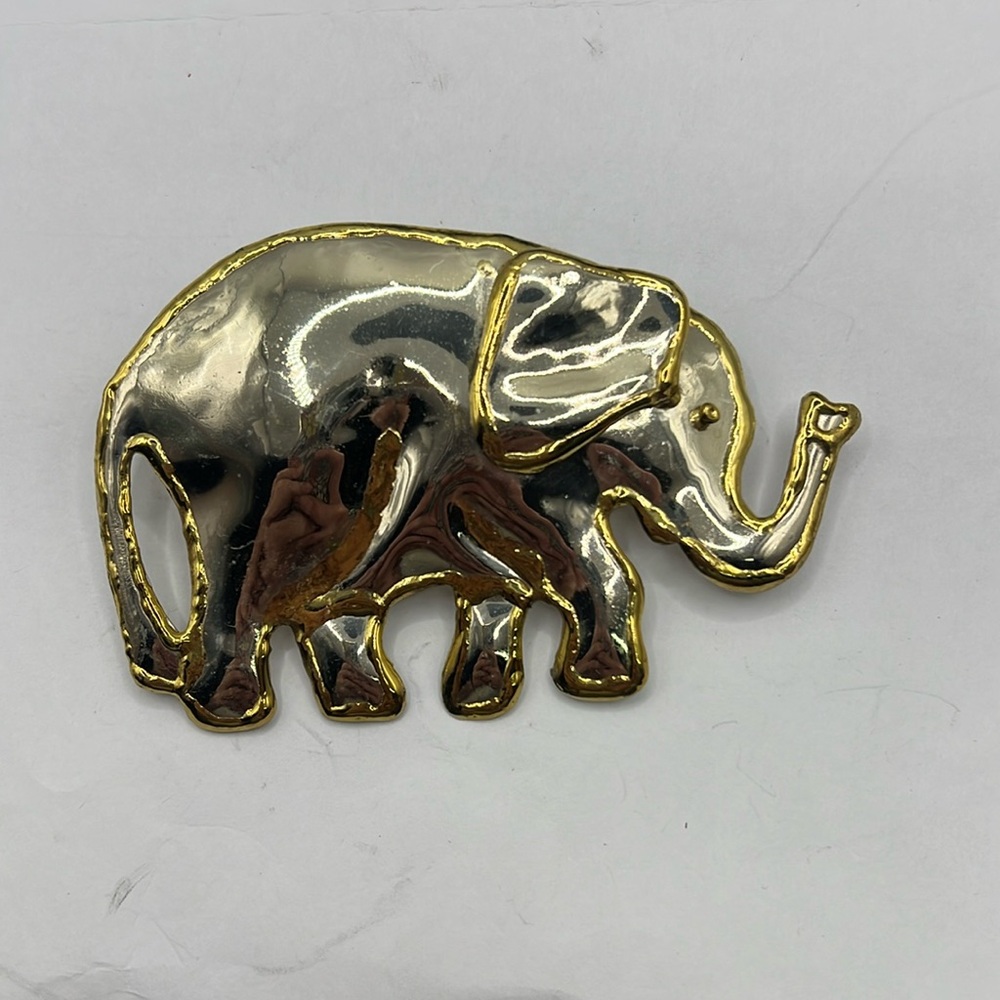 Large Signed SJ Elephant Brooch Pin Jewelry Accessory Gold Tone